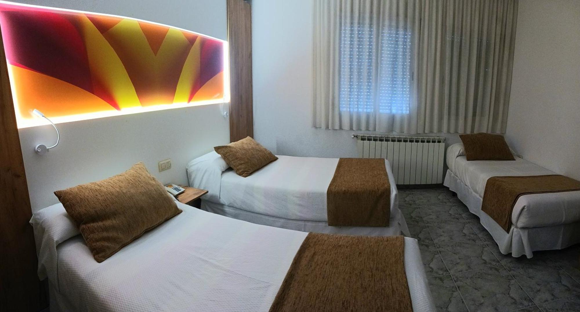 Double Room with Extra Bed (3 Adults),1606047031:JPEG